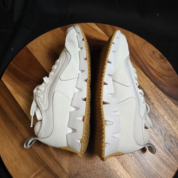 Reebok Women's Zig Dynamic Adventure Sneaker Sz 7. - Picture 6 of 7